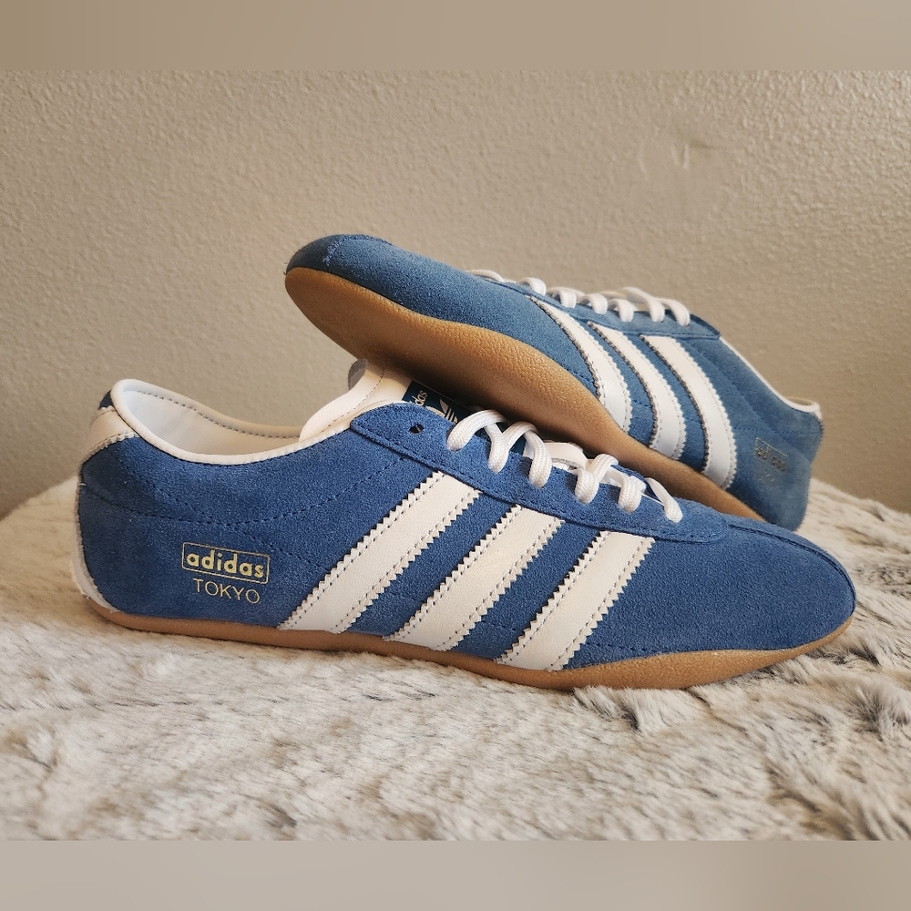 Womens Adidas Tokyo Blue and White Sneakers In Size 8 - NIB